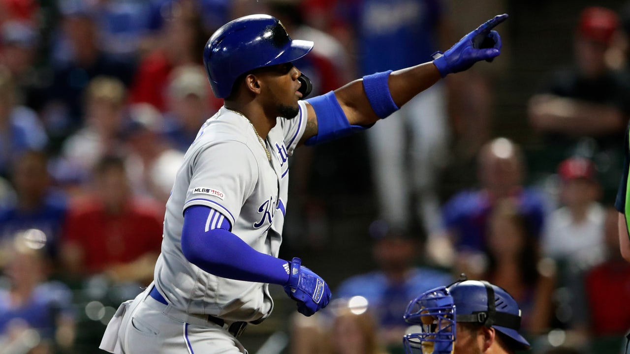 Soler, Mondesi homer as Royals knock off Rangers 4-2